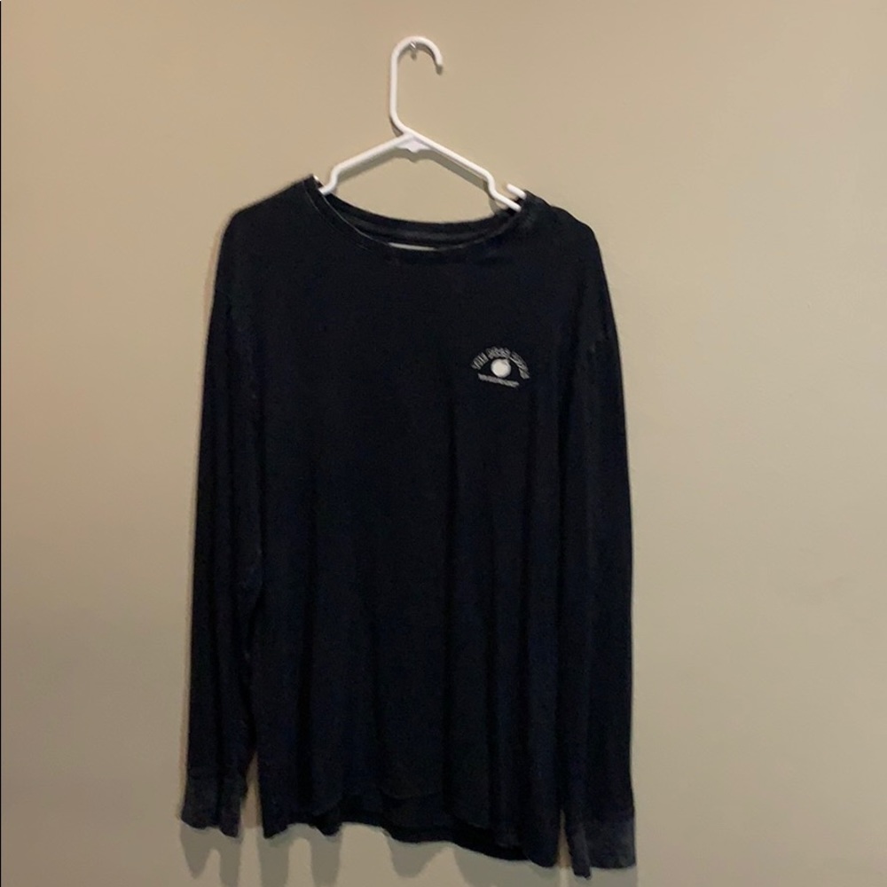 Men’s long sleeve shirt.